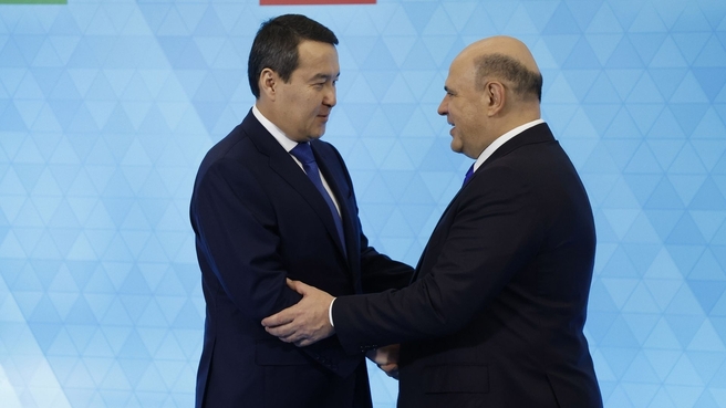 Mikhail Mishustin and Prime Minister of Kazakhstan Alikhan Smailov