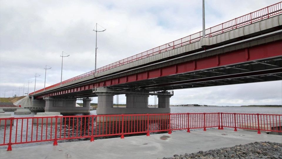 В Северодвинске Архангельской области запущено движение транспорта по мосту через Никольское Устье реки Северная Двина