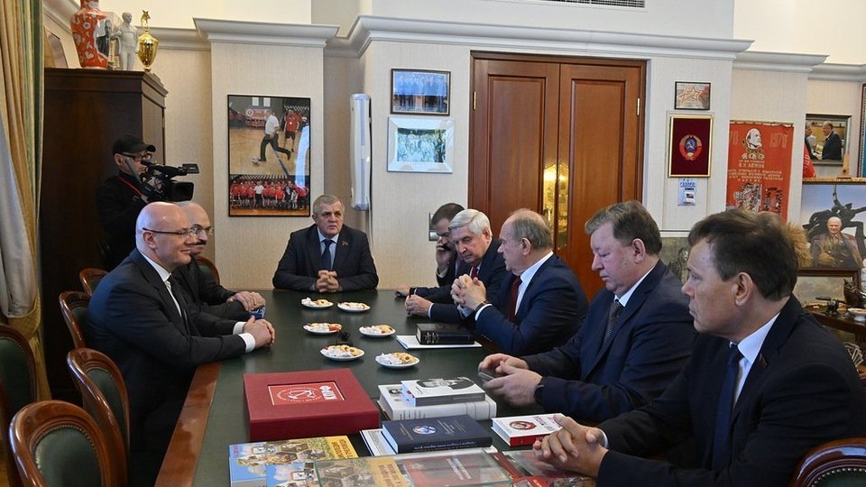 Дмитрий Чернышенко провёл встречу с фракцией КПРФ